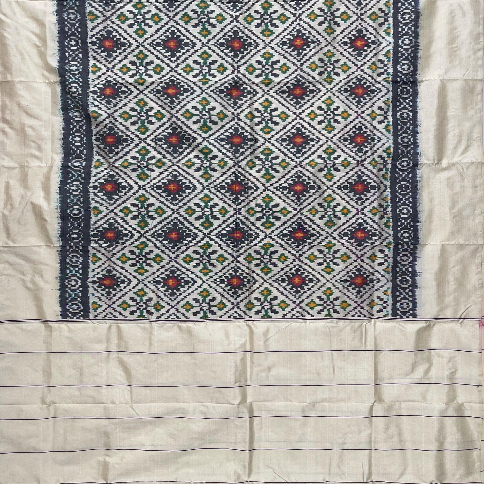 Gray & Off White colour Pochampalli Ikkat Handloom silk duppata