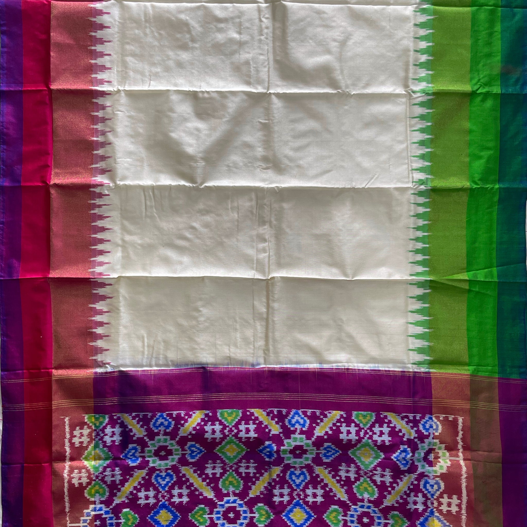 Half White colour Ikkat Handloom silk duppata