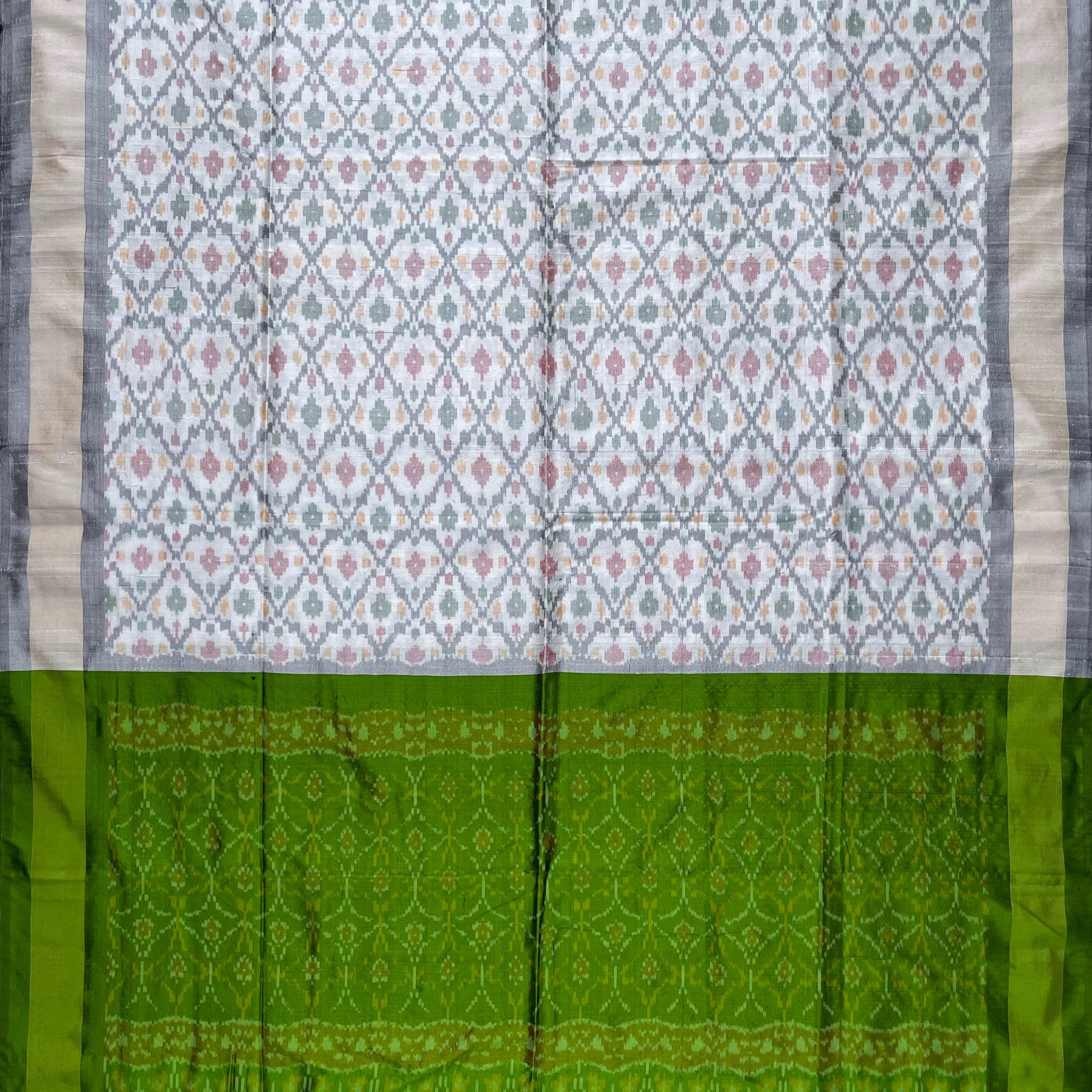 Off White & Green colour Pochampalli Ikkat Handloom Raw silk duppata