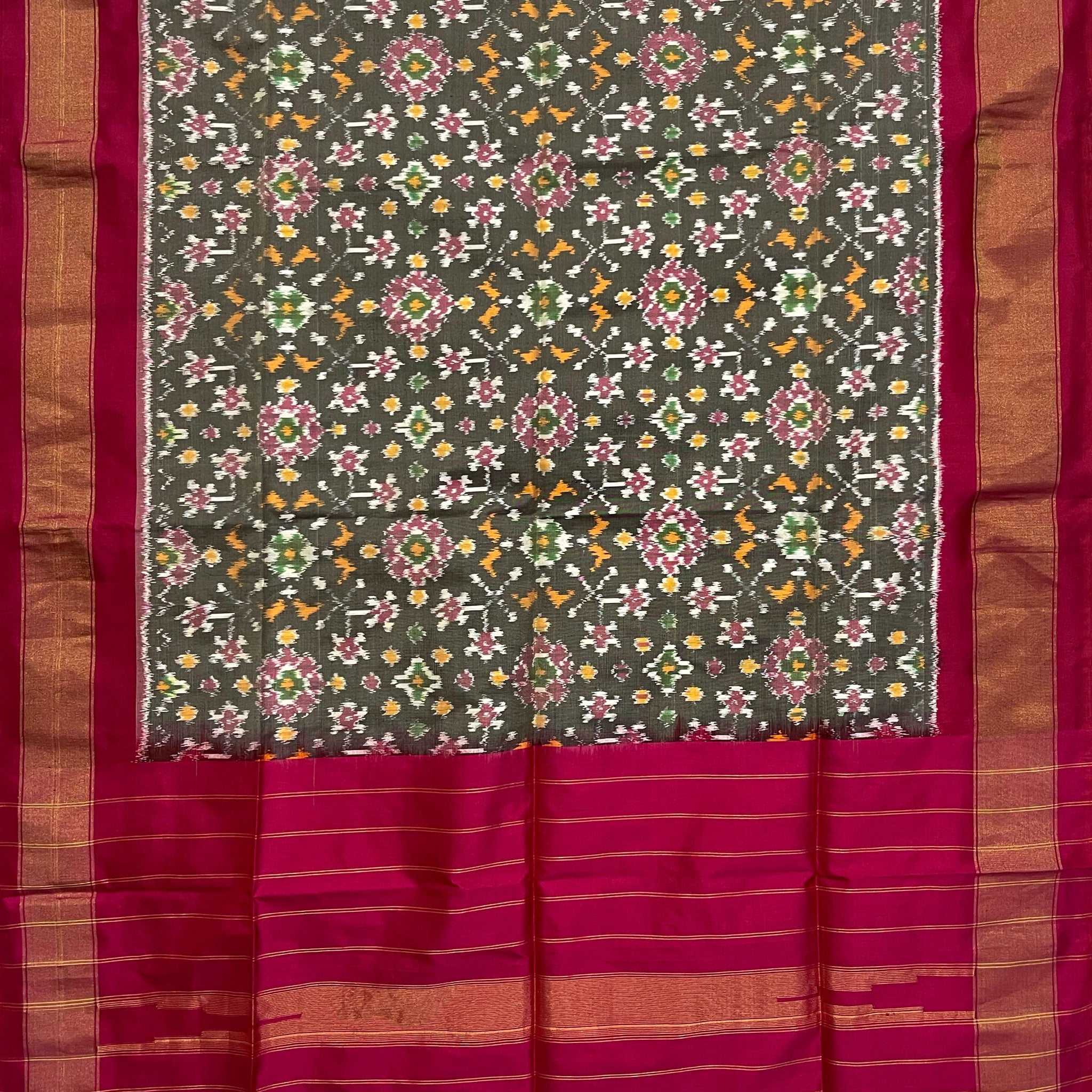 Gray & Pink colour Pochampalli Ikkat Handloom silk duppata