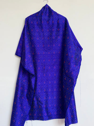 Handlom Deep Blue Raw silk Fabric in Small Mofits in Red with Gold 2.5 mts